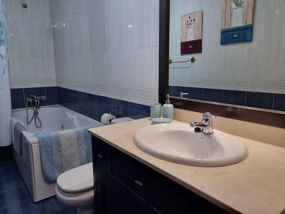 アレナス・デ・カブラレス24A01 Apartamento Cabralesアパートメント エクステリア 写真